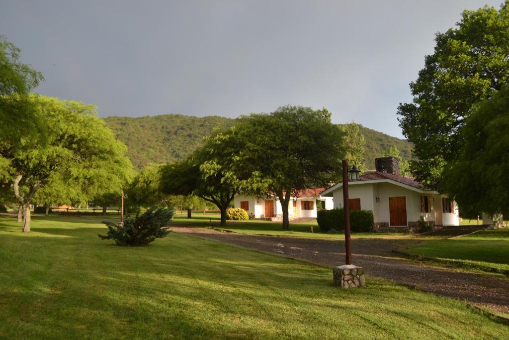 Cabanas Los Algarrobos Villa General Belgrano Eksteriør billede
